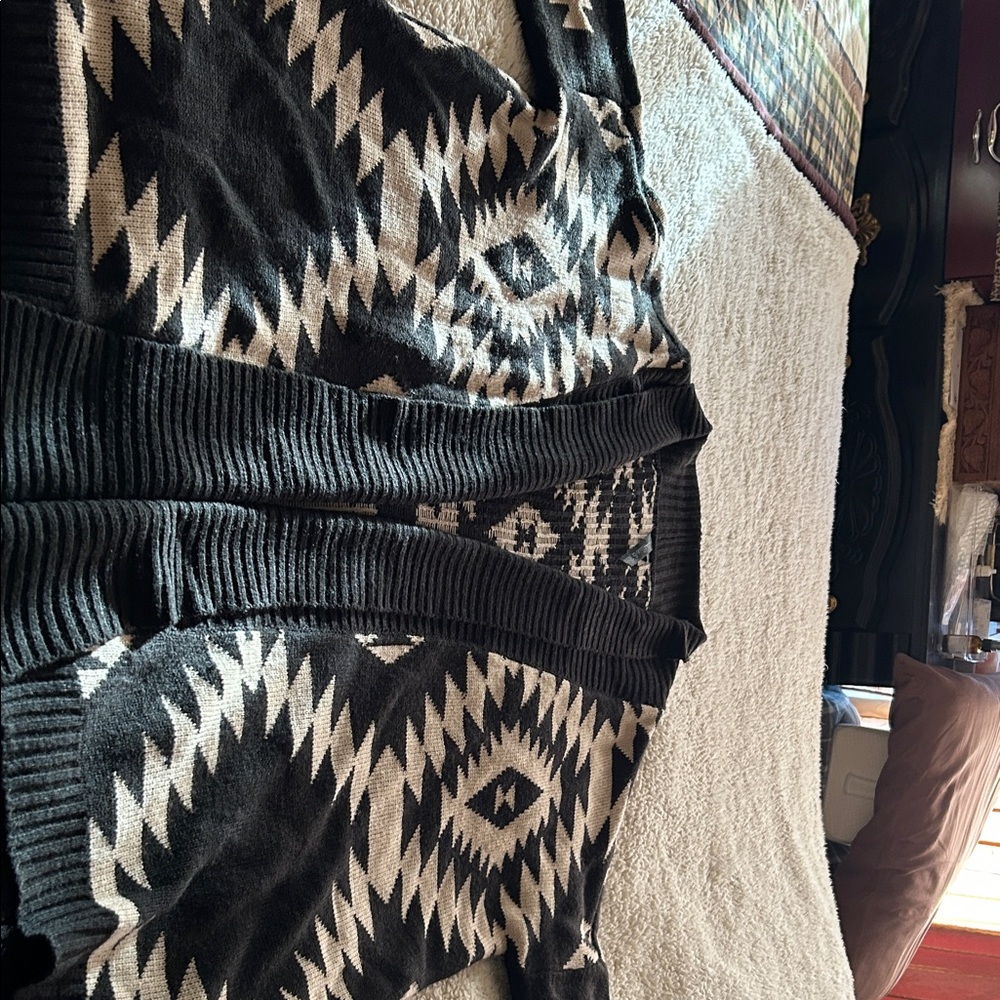 Allie & Rob Black and Cream Geometric Cardigan